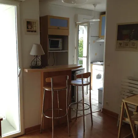 Joli Meuble + Parking En Sous Sol *