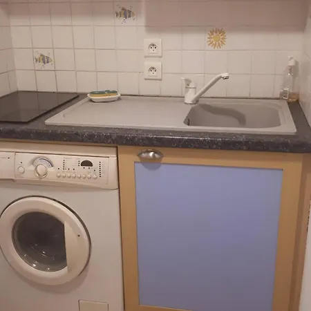 Joli Meublé + Parking En Sous Sol Apartamento