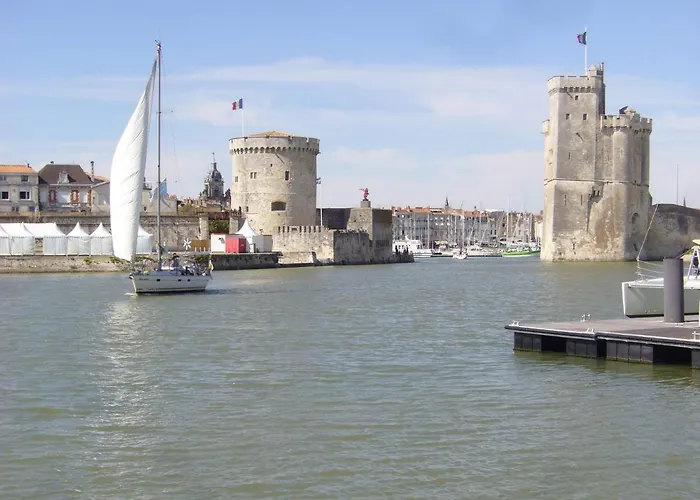 Joli Meublé + Parking En Sous Sol La Rochelle (Charente-Maritime)