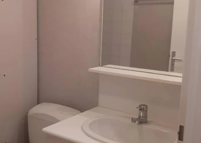 Joli Meuble + Parking En Sous Sol * La Rochelle (Charente-Maritime)